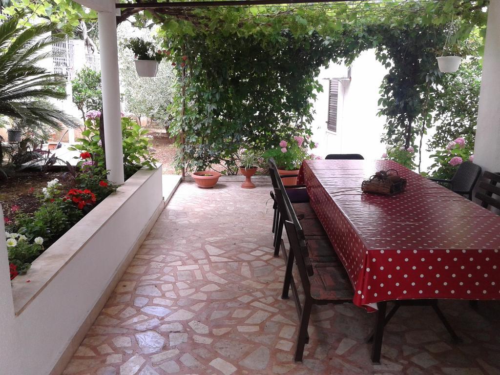 Apartments Villa Zvonimir Slatine Room photo