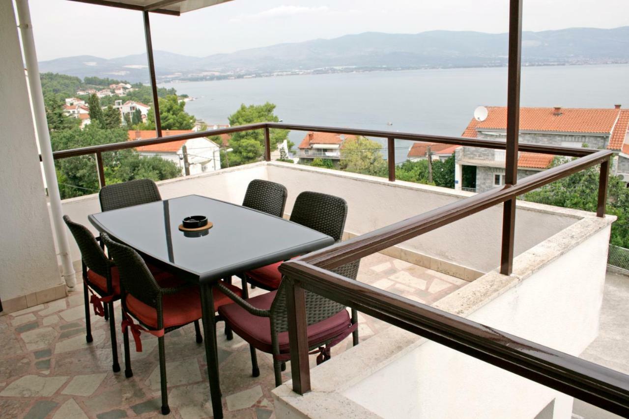 Apartments Villa Zvonimir Slatine Exterior photo
